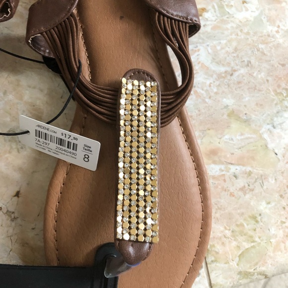 2/20🌻Ardene pretty bling sandal NWT Size 8 - Picture 2 of 4